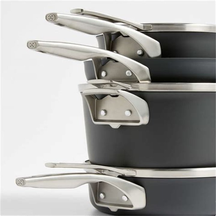 Are Calphalon stackable pans oven safe