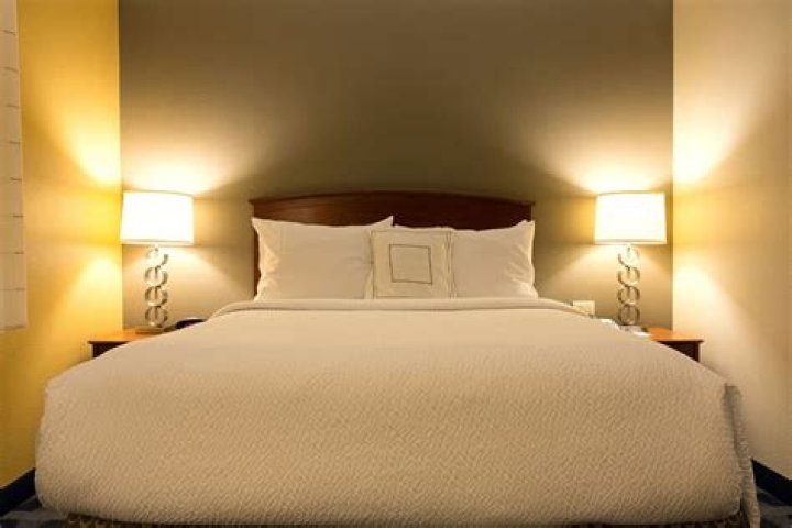 Are king size beds smaller in hotels