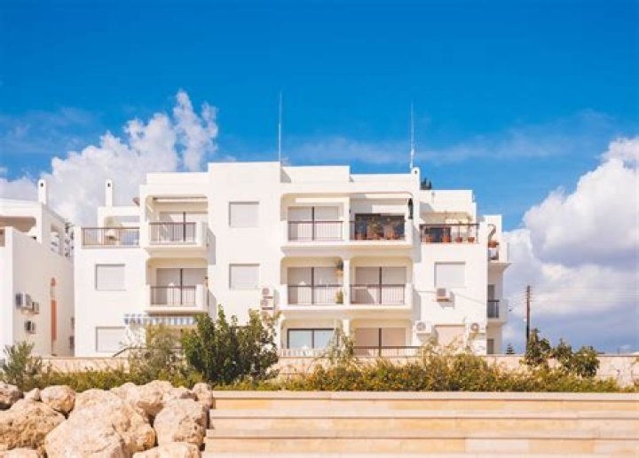 Are realtor fees tax deductible for rental property
