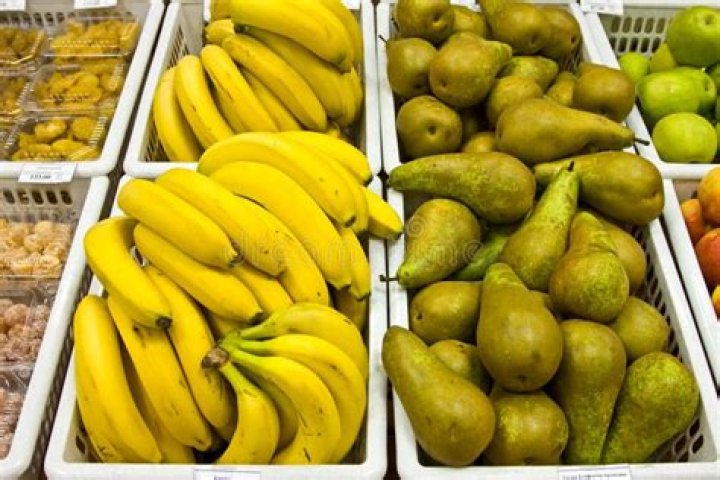 Can bananas and pears be stored together