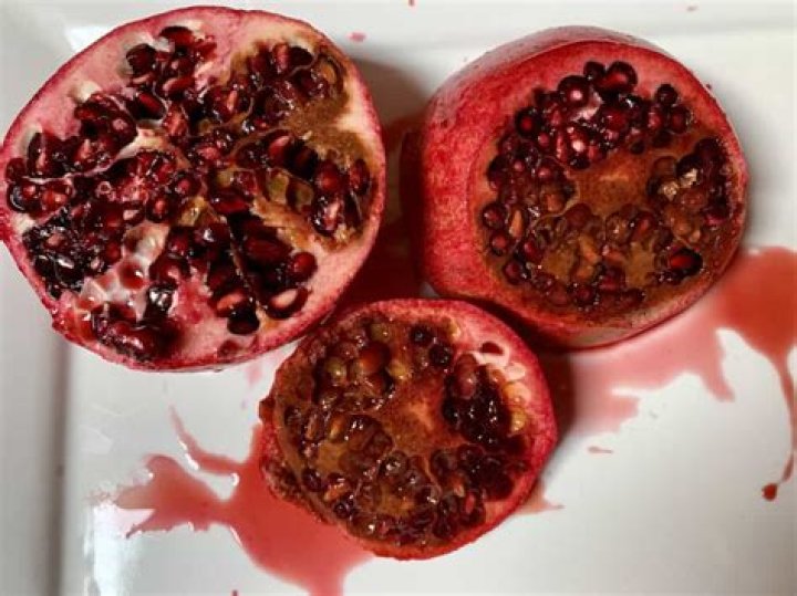 Can you eat an unripe pomegranate