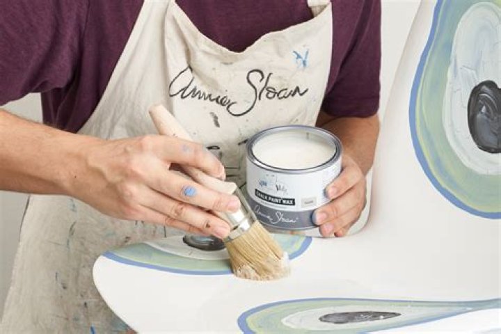 Can you varnish over chalk paint