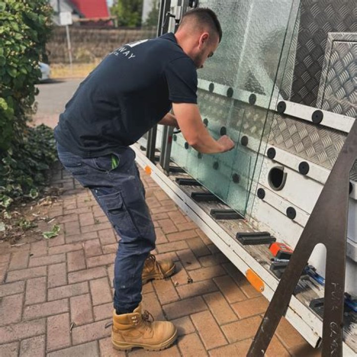 Do Glaziers make good money