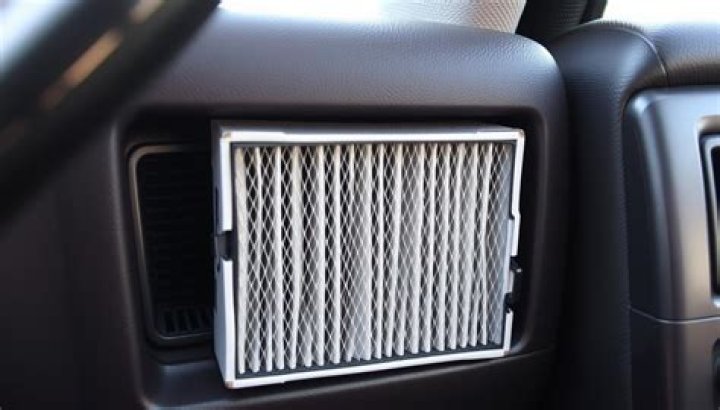 Does a 2007 Jeep Liberty have a cabin air filter