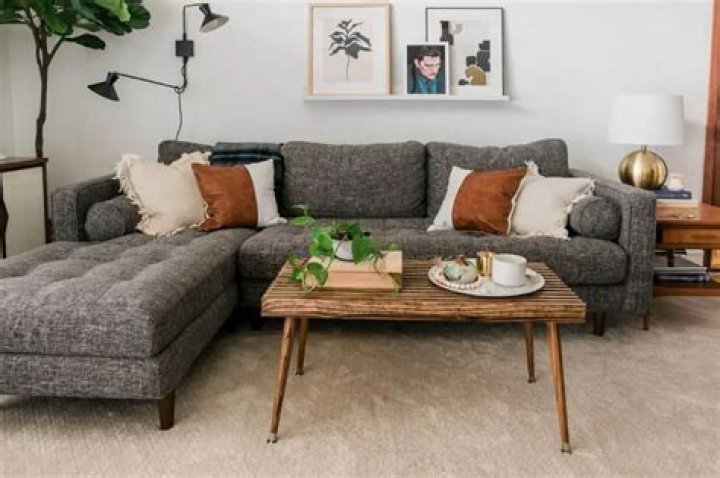 Does GREY furniture go with Brown