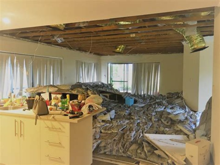 Does insurance cover ceiling collapse