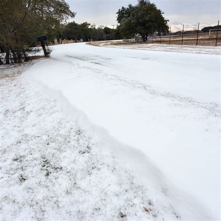 Does Sonora CA have snow