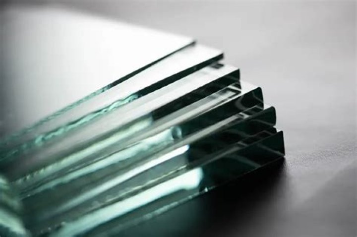 Does thicker glass insulate