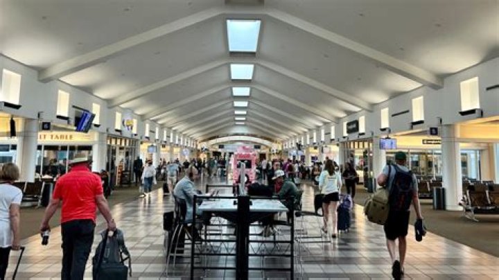 How big is the Savannah Airport