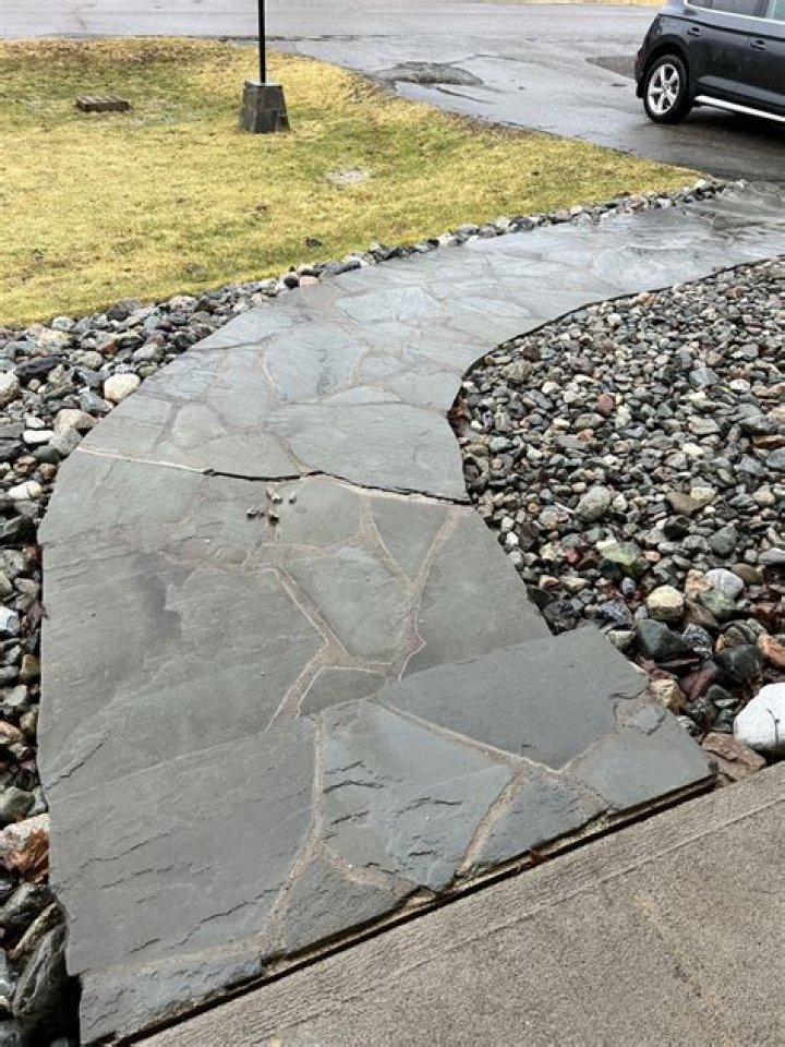 How do you fix a crack in flagstone