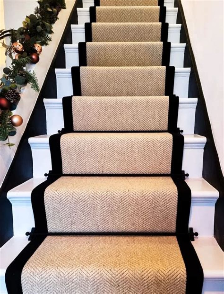 How do you get carpet runners to stay