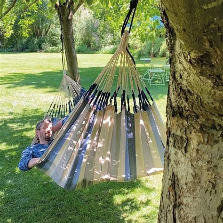 How do you hang a La Siesta hammock