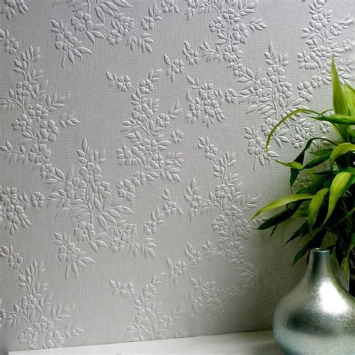 How do you hang anaglypta paintable wallpaper