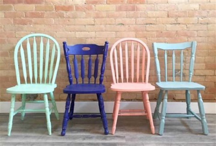 How do you paint old kitchen chairs