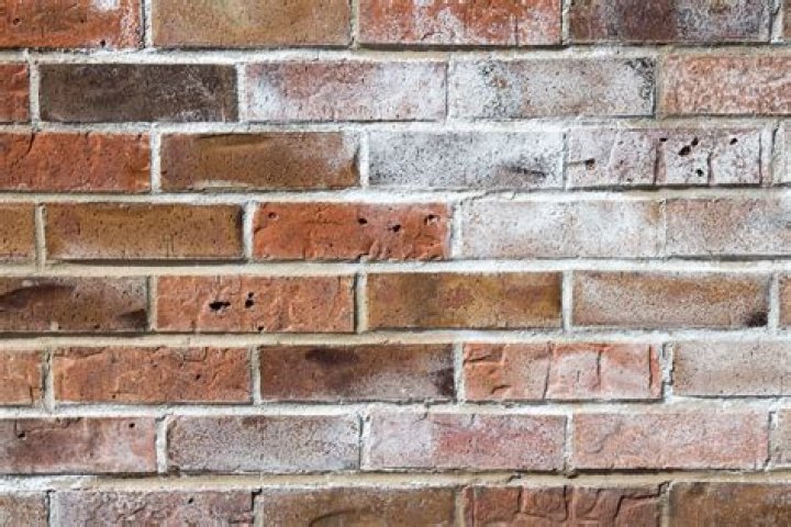 How do you prevent efflorescence on brick