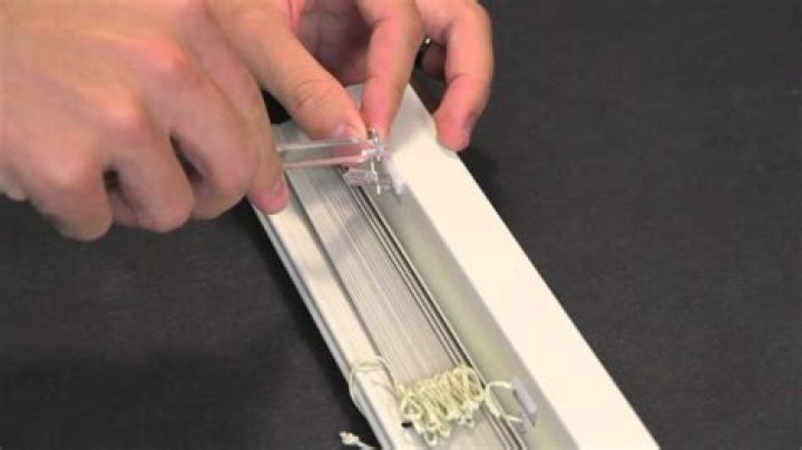How do you remove the wand from a blind