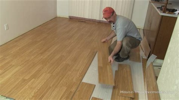 How do you replace laminate flooring in the middle of the floor
