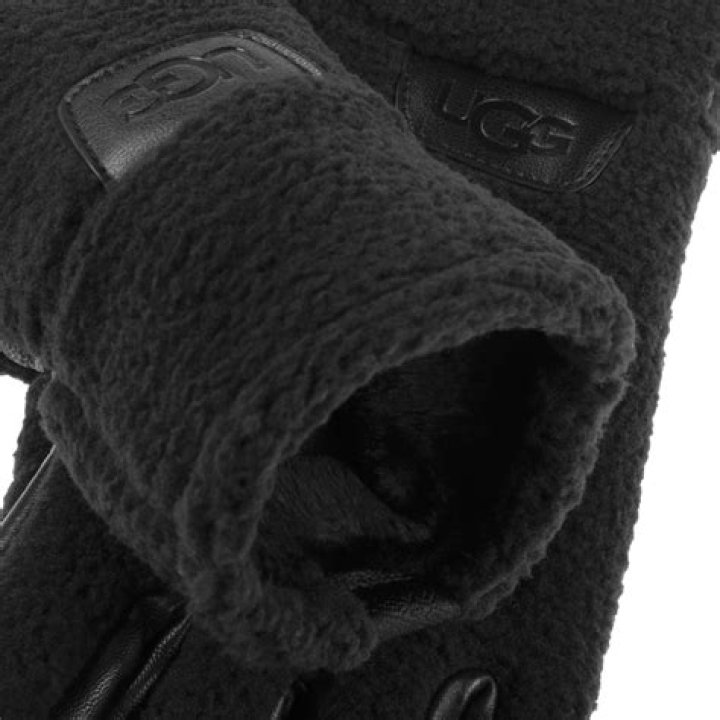 How do you wash ugg gloves