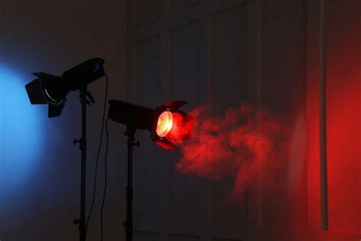 How does a Fresnel light work