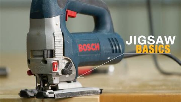 How does a jigsaw power tool work