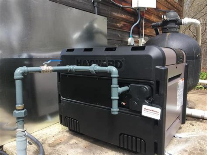 How does a natural gas pool heater work