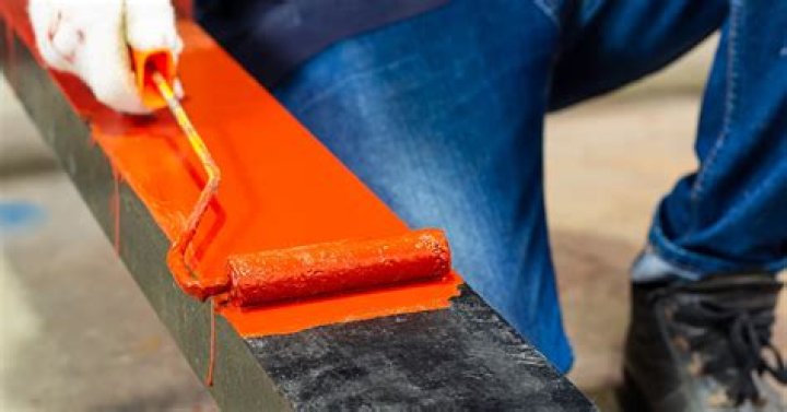 How does red oxide paint work