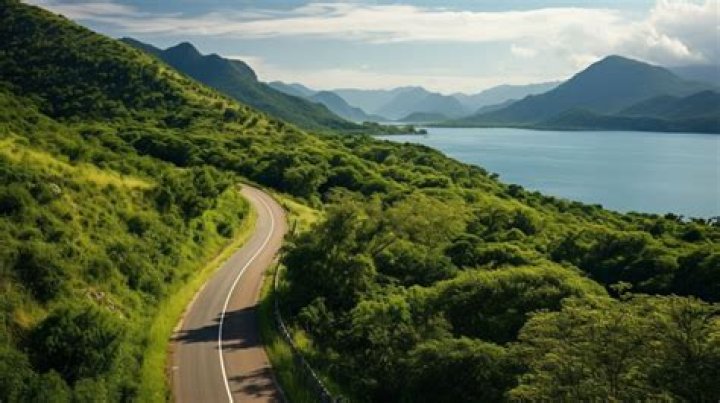 How far is Portland to Hawaii