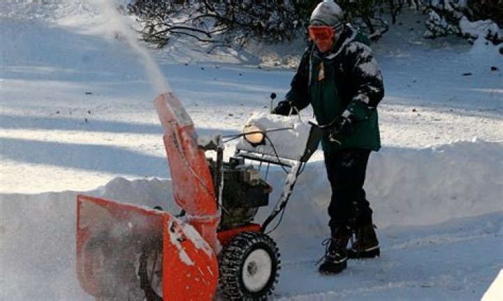 How long does a snow blower last