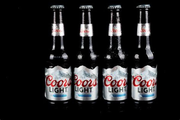 How many calories are in a bottle of Coors Light 330ml
