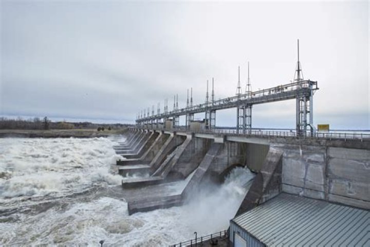 How many employees does Hydro Quebec have