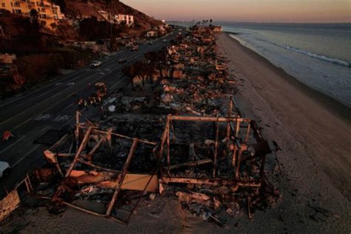 How many homes in Malibu have been destroyed