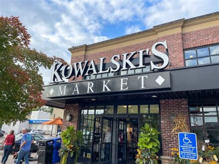 How many Kowalskis stores are there