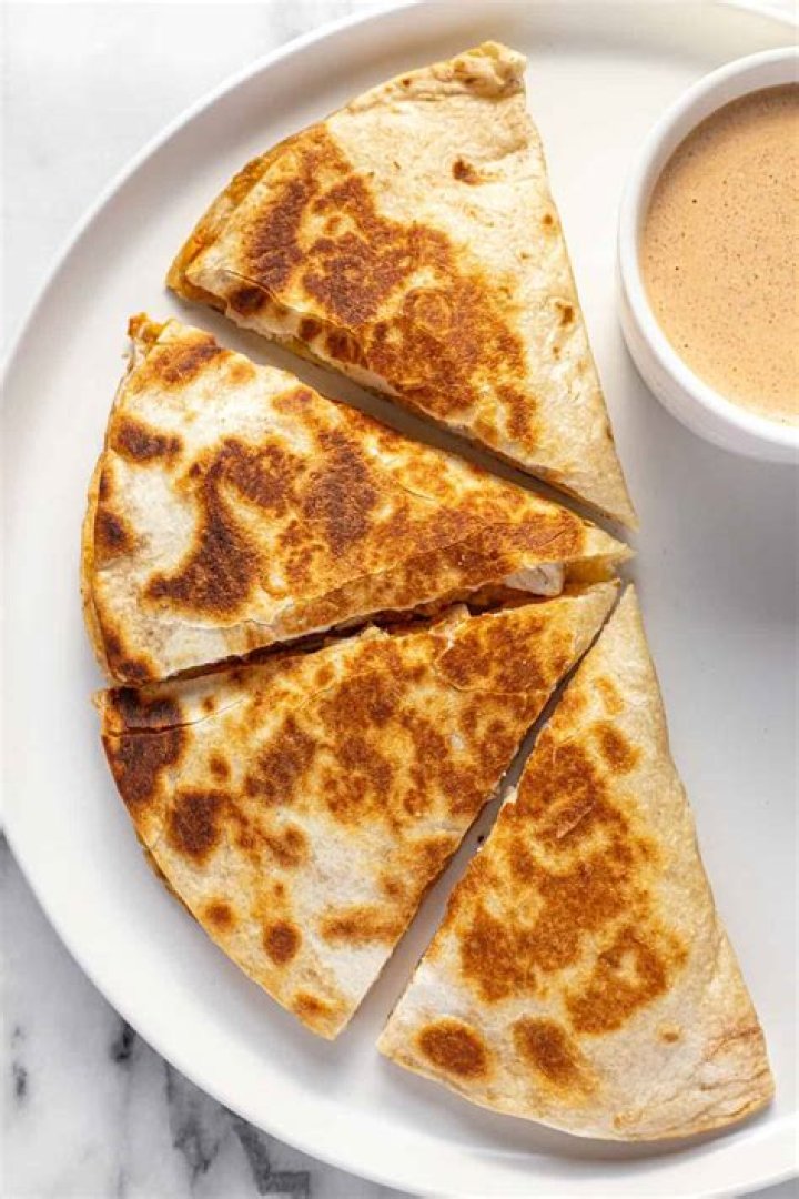 How much is a chicken quesadilla at Taco Bell