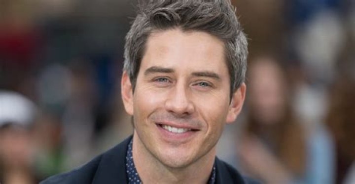 How old is Arie from The Bachelor
