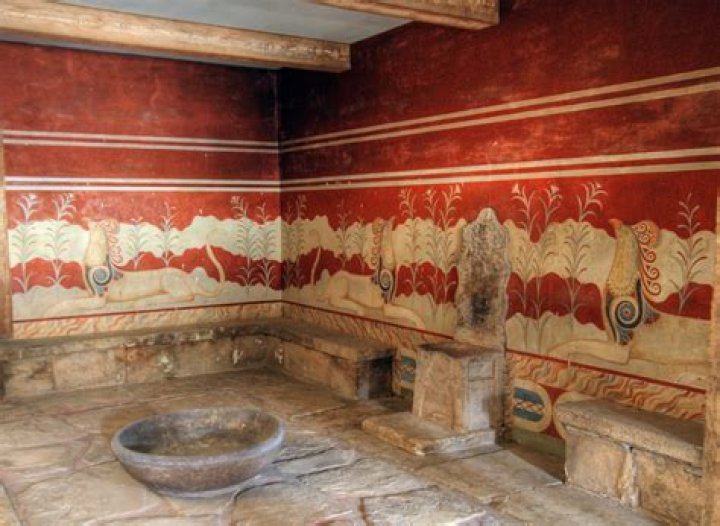 How was Knossos discovered