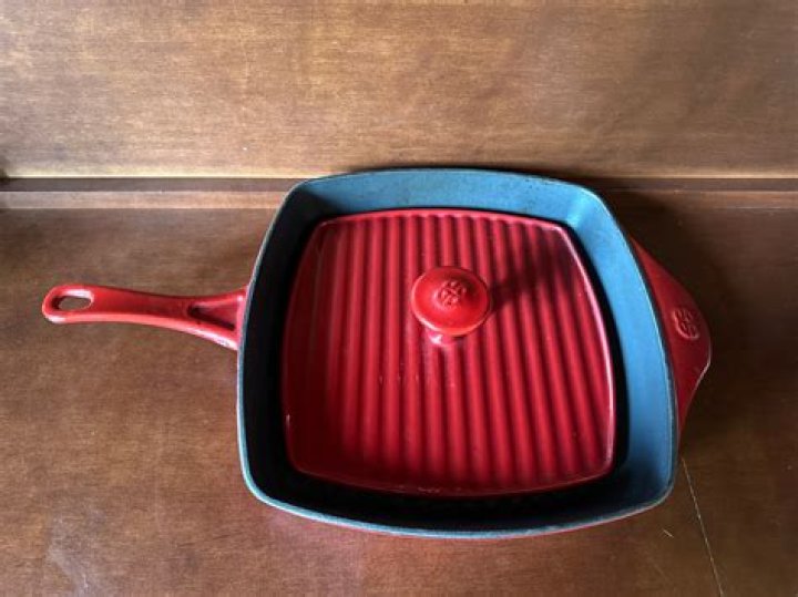 Is Calphalon cast iron
