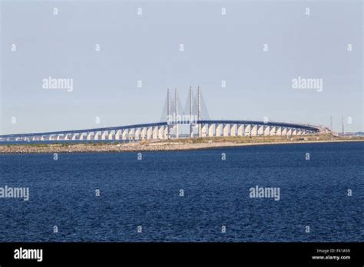 Is Denmark and Sweden connected by a bridge