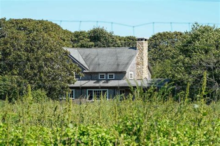 Is there Uber or Lyft on Marthas Vineyard