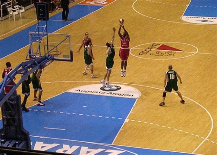 ¿Qué es un triple en el baloncesto