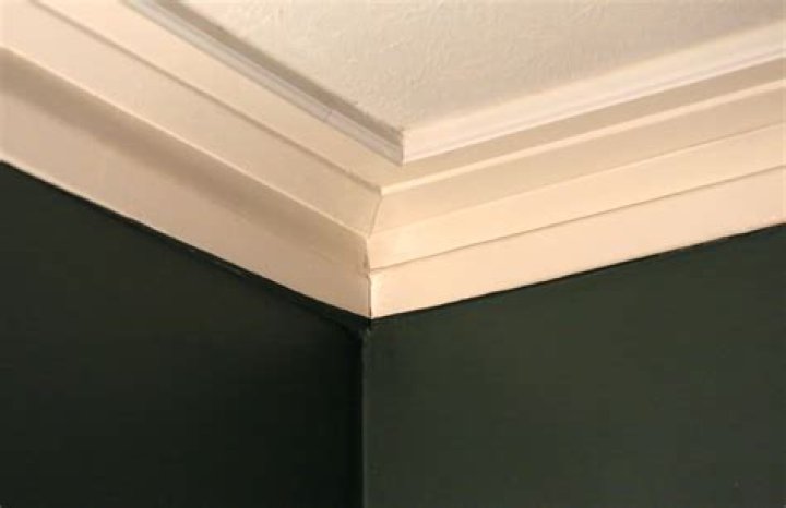Should crown molding match ceiling or trim