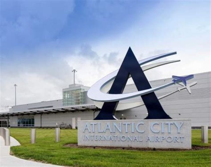 What airline flies out of Atlantic City Airport