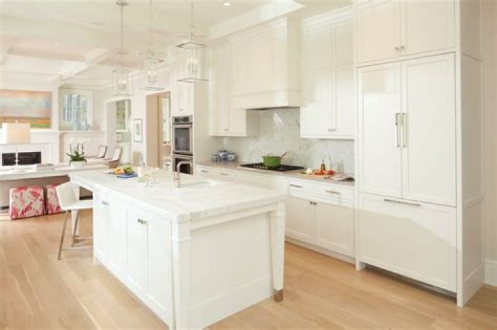 What color quartz looks good with white cabinets