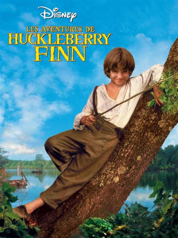 What dialect is used in Huckleberry Finn