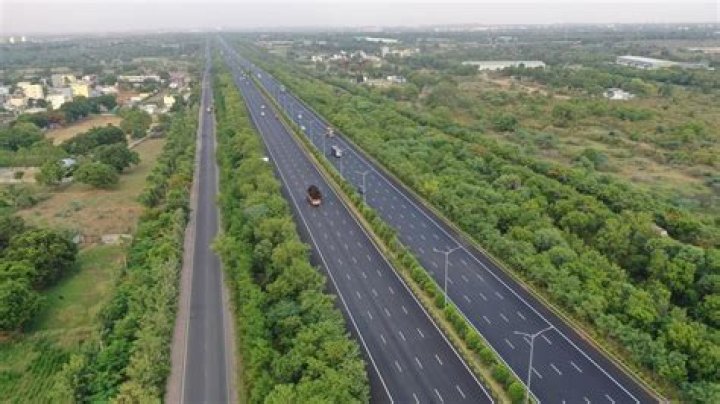 What do Americans call a ring road