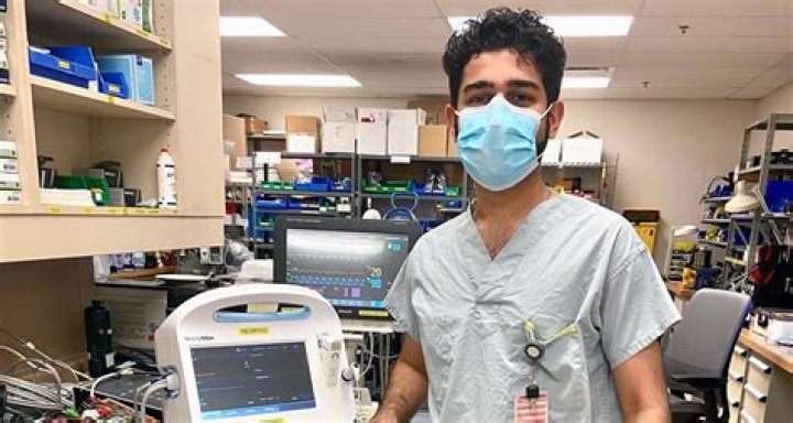 What do biomedical technician do
