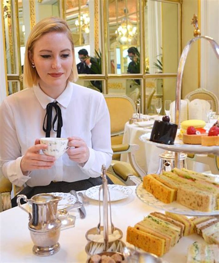 What do ladies wear for afternoon tea at the Ritz