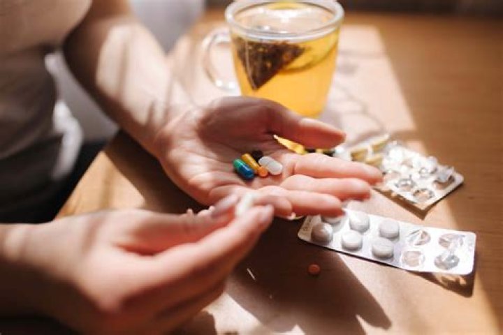 What drugs interact with green tea