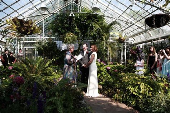 What furniture do you put in a conservatory