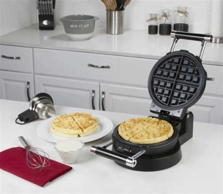 What is the difference between a Belgian waffle maker and a regular waffle maker
