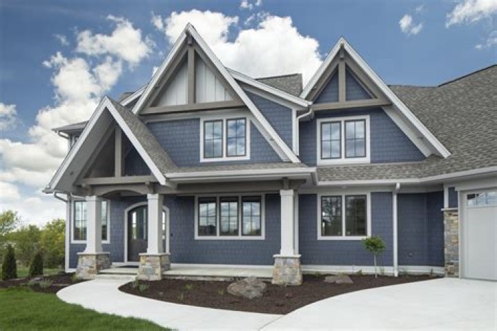 What is the most popular siding color